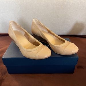 Cole Haan Elsie Cap Toe Wedge, Maple Sugar/Patent, Size 7.5